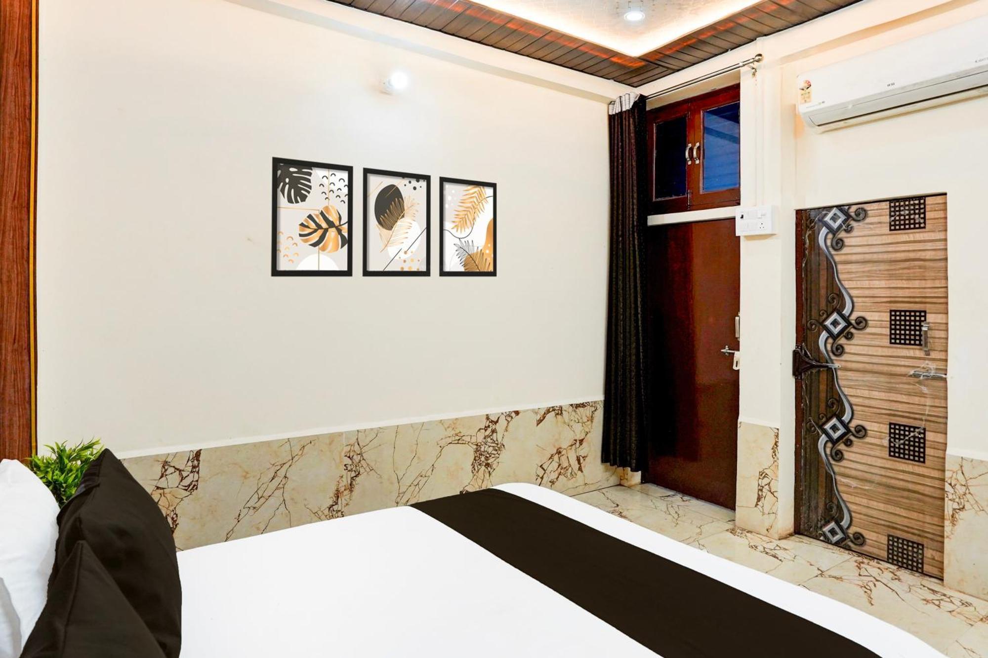 Super Hotel O Brij Gaurav Guest House Mathura Exterior photo